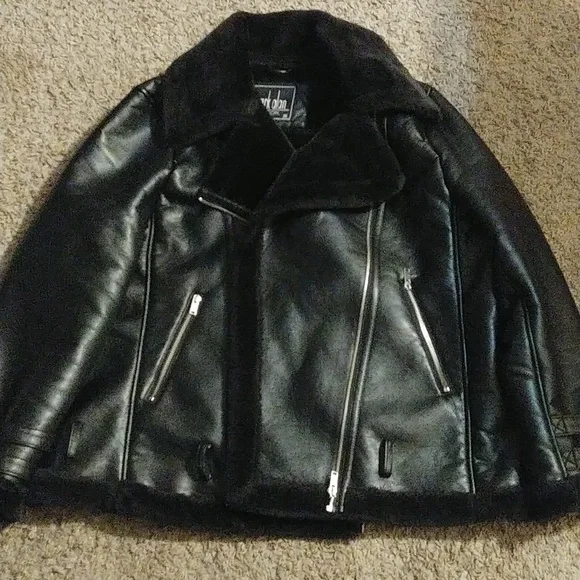 Mark Alan New York Shearling - Picture 2 of 16